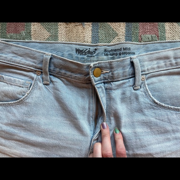 MOSSIMO | Women’s Distressed High Rise Boyfriend Midi Light Wash Jean Shorts EUC - Picture 7 of 9